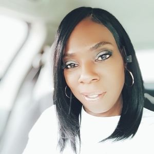 Meet your Posher, Yolanda